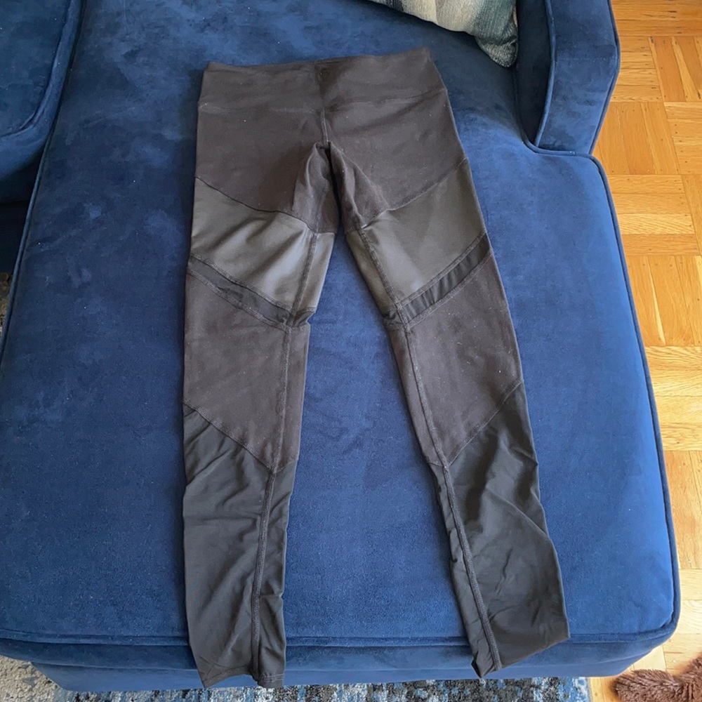 Black Alo Leggings